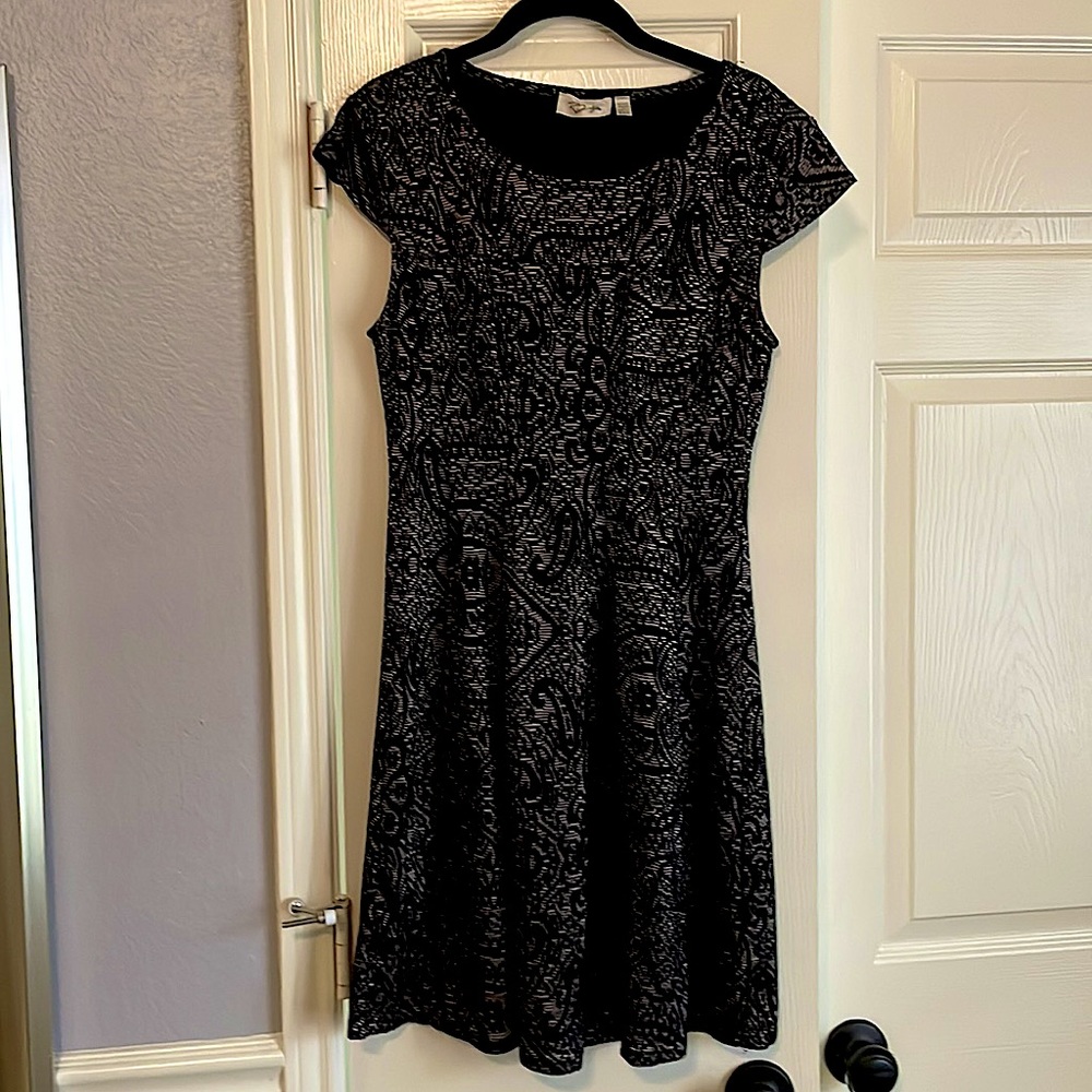 Black and gold dress, cap sleeve